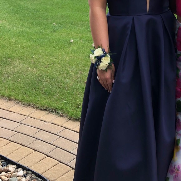 Prom Dress - Picture 4 of 6